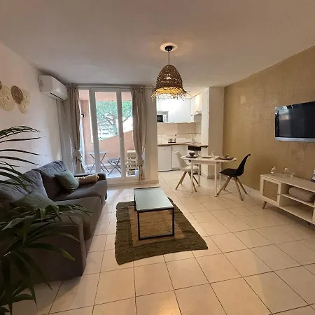 With Pool And Tennis Apartment *