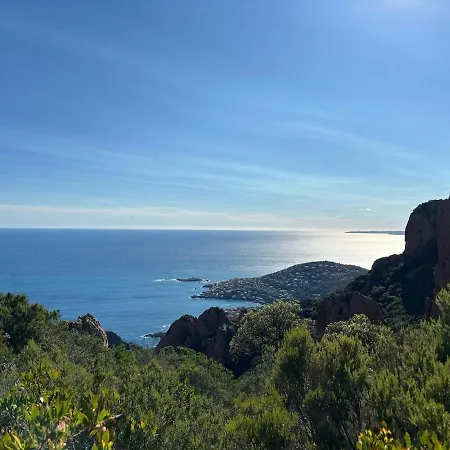 With Pool And Tennis Fréjus