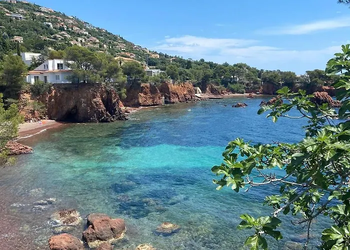 With Pool And Tennis Fréjus