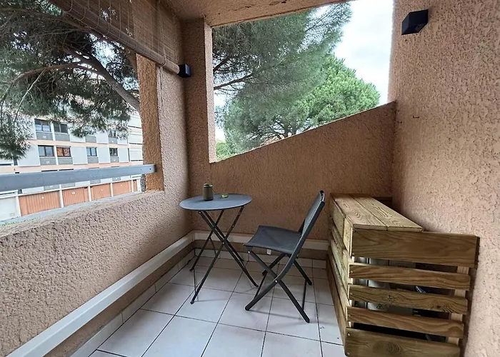 With Pool And Tennis Fréjus