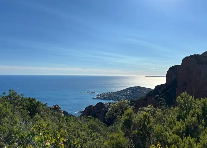 With Pool And Tennis Fréjus